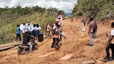 Viral, Jalan Rusak Parah di Krayan Timur, Warga dan Pelajar Kirim Surat Terbuka ke Presiden