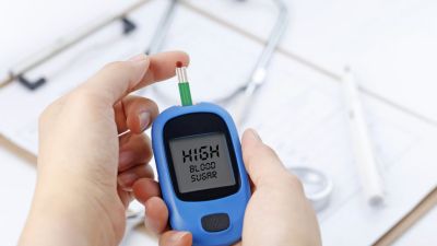 Mengamati Tanda Gula Darah yang Tidak Stabil Saat Berpuasa