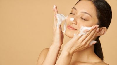 Rutinitas Skincare Ringkas untuk Menjaga Kesehatan Kulit di Tengah Kesibukan