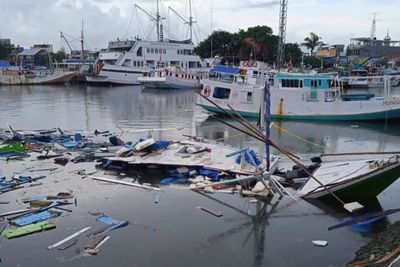 Kapal Nelayan Meledak di Pelabuhan Paotere Makassar, 9 ABK Luka Dilarikan ke RS