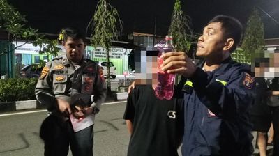 Lagi Asyik Mabuk, Sekelompok Remaja di Loktuan Diciduk Polisi