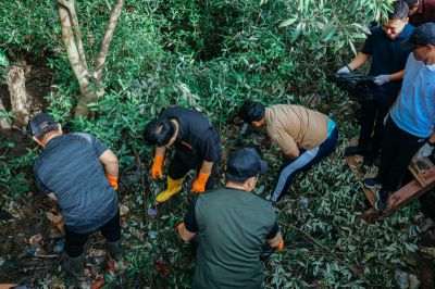 Pemprov Lampung dan Pemkot Bandar Lampung Gelar Bersih-Bersih Serentak di Pulau Pasaran