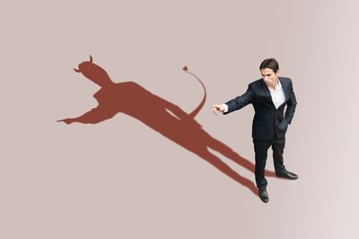 Merasa Paling Shaleh? Hati-Hati, Ujub Bisa Menghapus Amal Baik Tanpa Kamu Sadari