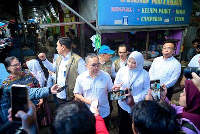Wagub Sulsel dan Menko Pangan Pantau Harga Sembako di Makassar Jelang Ramadan