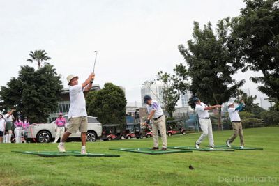 Main Golf Sambil Rawat Bumi, Emang Bisa? Wagub Rano Karno Ajak Warga Peduli Pulau Pari Lewat Turnamen Ini!