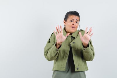 Denial Adalah: Pengertian, Jenis, Ciri, Penyebab, dan Cara Mengatasinya