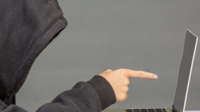 Mengapa Urgensi Memicu Korban Penipuan untuk Segera Beraksi