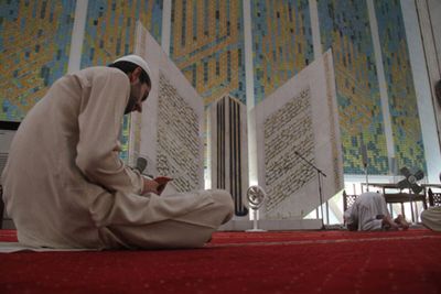 Mencari Ketenangan di Tengah Kota: 3 Rekomendasi Masjid untuk Itikaf di Jakarta Pusat