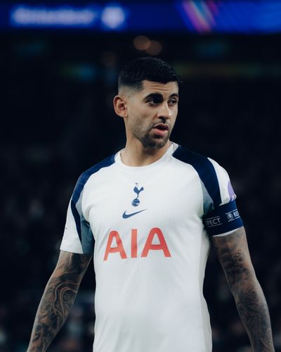 Thomas Frank Tak akan Copot Cristian Romero Sebagai Kapten Tottenham Hotspur