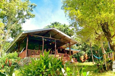 Lana Paradise Ambon, Pilihan Wisata Keluarga yang Asri