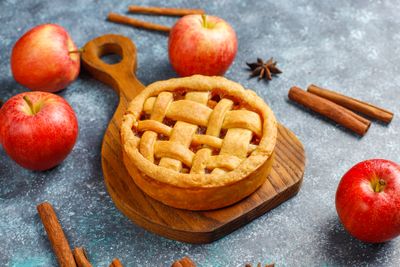Apple Pie with Cheddar Crust: Manis dan Gurih yang Gampang Dibuat Sendiri