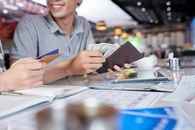 Perbedaan Tabungan dan Deposito, Mana yang Harus Dipilih?