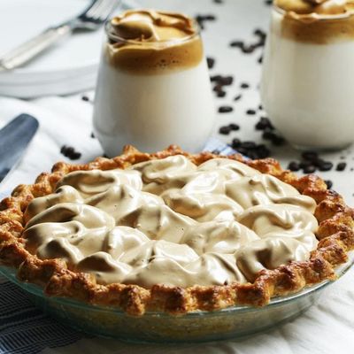 Resep Dalgona Pie: Dessert Estetik dengan Sentuhan Kopi