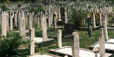 Panduan Ziarah Kubur: Doa, Tata Cara, dan Adabnya