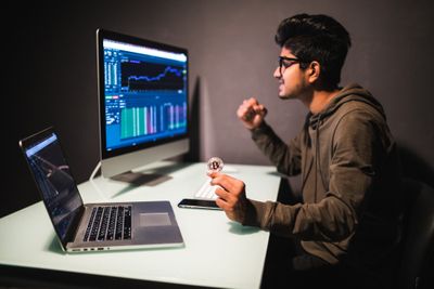 Kupas Tuntas Gaya Hidup Day Trader yang Punya Peluang Cuan Konsisten