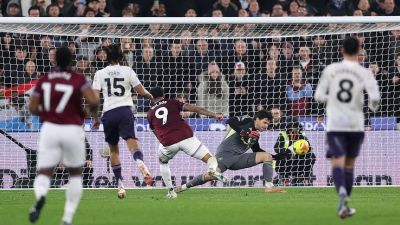 Manchester United Menyegel Hasil Imbang Dramatis Melawan West Ham