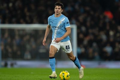Pep Guardiola Puji Penampilan Konsisten Abdukodir Khusanov di Manchester City