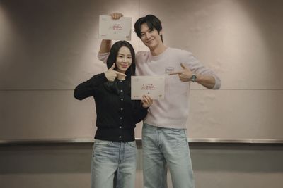 Sinopsis Love O Clock , Drakor Romantis Reuni Shin Hye Sun dan Na In Woo