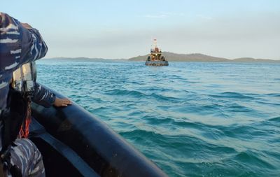 Diduga Angkut 35 Ton Solar Ilegal, TNI AL Amankan Kapal di Perairan Timur Tanjung Piayu