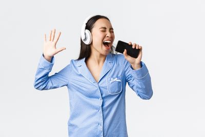 Kenapa Suara Kita Sendiri Terdengar Aneh di Rekaman? Ini Penjelasannya!