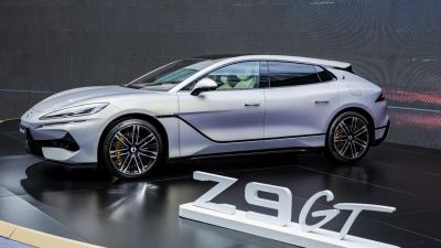 Peluncuran Platform e3 BYD: Memperkenalkan Inovasi Mobil Listrik Premium