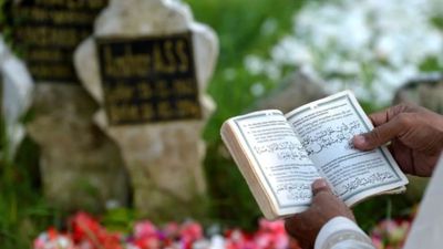 Dalil dan Hikmah Ziarah Kubur: Praktik Sunnah yang Mengingatkan pada Akhirat