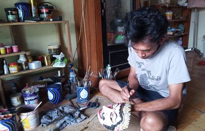 Khoirul Mutakin Populerkan Topeng Gaya Magelangan dari Desa Bandongan