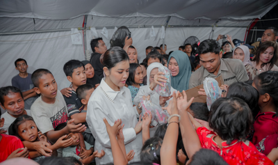 Solidaritas untuk Tapteng, Kahiyang Ayu Dampingi Penyaluran Bantuan SERUNI
