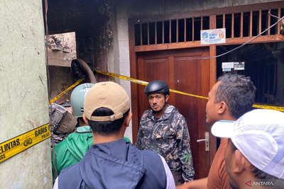 Pasca Kebakaran Mampang, Pemkot Jakarta Selatan Salurkan Bantuan untuk Warga Terdampak di Jalan Bangka III