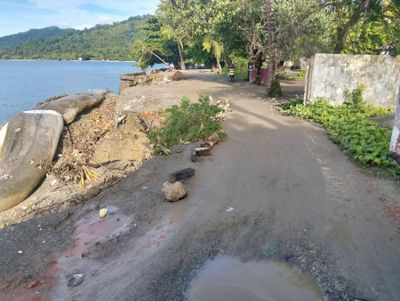 Jalan Provinsi di Kecamatan Leihitu Barat Maluku Nyaris Hancur, Warga Desak Pemerintah Bertindak