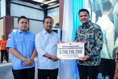 Bantaeng Diguyur Bantuan Miliaran, Gubernur Sulsel Dorong Sektor Tani dan Nelayan