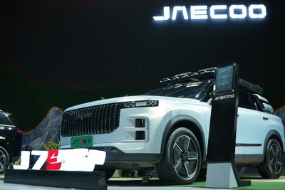 Tembus 1.300 KM Sekali Jalan, JAECOO J7 SHS-P Jadi Standar Baru SUV Hybrid Jarak Jauh di Indonesia