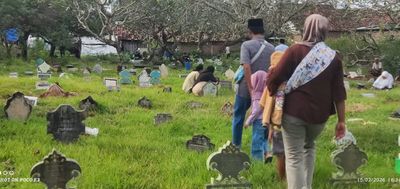 Tuntutan Tahlil Dan Doa Ziarah Kubur Lengkap Dan Mudah