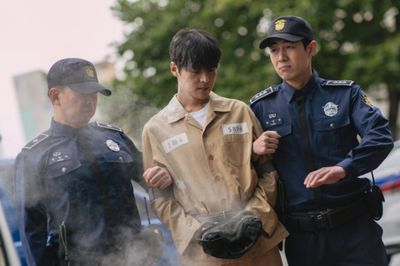 Alur Cerita Bloody Flower , Drakor Thriller Disney+ yang Penuh Intrik dan Pengkhianatan