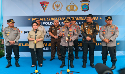 Kapolri dan Bobby Lepas 22 Kontainer Bantuan untuk Korban Bencana Sumatera