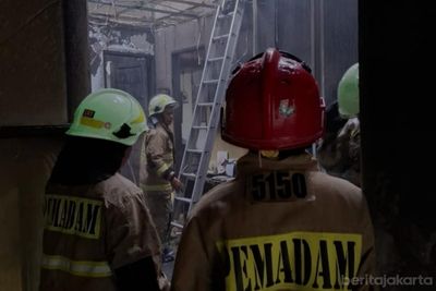 Gudang Katering di Ragunan Ludes Terbakar, Diduga Akibat Korsleting Listrik