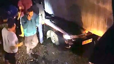 Kecelakaan Mengerikan di Karawang: Keluarga Tewas Tertimpa Truk Besar