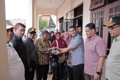 Wawalko Turun Langsung! Penyandang Disabilitas di Banda Aceh Dapat Daging Meugang