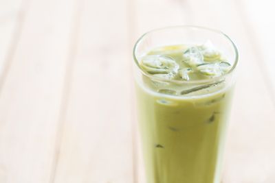 Resep Matcha Tonic: Minuman Segar Penuh Energi