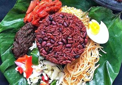 Resep Waakye: Hidangan Ikonik yang Mencerminkan Keragaman Ghana
