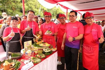 Lomba Ngerujak Meriahkan HUT ke-238 Denpasar di Lapangan Puputan