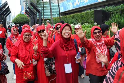 Rayakan Imlek 2026, Dinas PPAPP DKI Jakarta Ajak 60 Lansia Nikmati Pesona Bundaran HI: Bukti Jakarta Ramah Semua Usia!