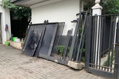 Penabrak Pagar Rumah Jusuf Kalla Ternyata Wanita, Diduga Berkendara saat Ngantuk
