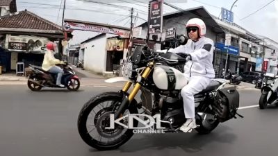 Gubernur Jabar Dedi Mulyadi Gelar Blusukan Naik Motor Triumph Scrambler 1200 XE