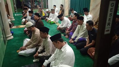 Bacaan Niat Sholat Tarawih Sendiri, Sebagai Makmum dan Imam