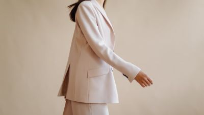 Memahami Esensi Fashion Minimalis yang Selalu Terkait di Setiap Era