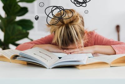 Awas Burnout! 8 Kebiasaan Sepele yang Diam-Diam Menghisap Energi Mentalmu