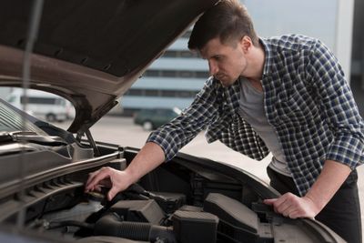 Kenali Tanda Radiator Mobil Mampet, Bisa Bikin Mesin Cepat Panas!