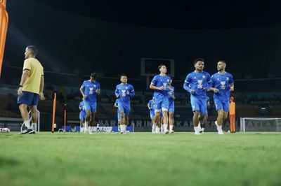 Persib Bandung Latihan Malam Hari di Bulan Ramadhan: Jaga Kondisi Pemain