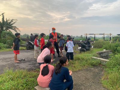 Ada Sanksi Pidana, KAI Daop 6 Jogja Larang Ngabuburit di Jalur Rel